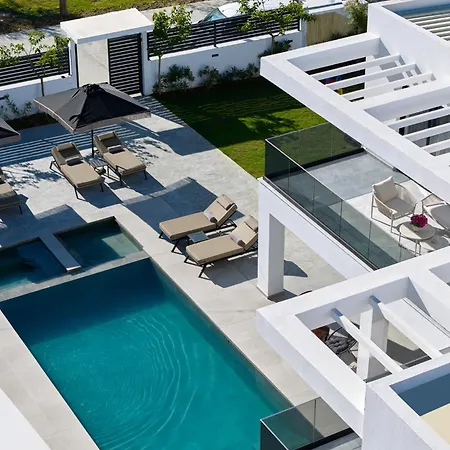 Nosel Villa, A Design Retreat With Iconic Pool, By Thinkvilla Città di Zante