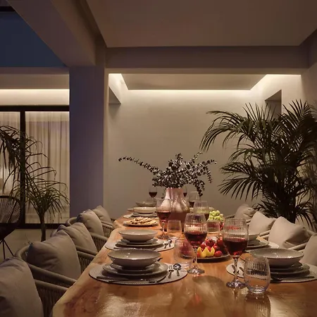 别墅 Nosel Villa, A Design Retreat With Iconic Pool, By Thinkvilla