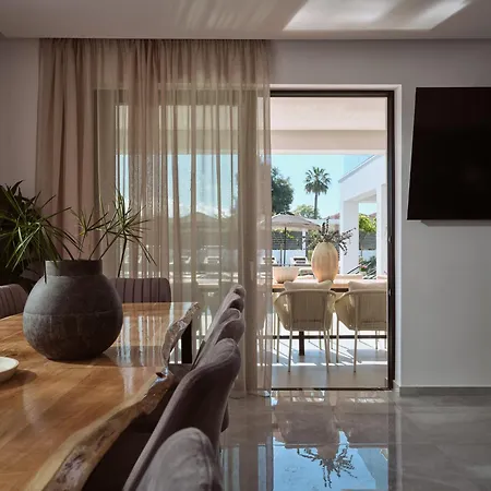 Nosel Villa, A Design Retreat With Iconic Pool, By Thinkvilla 别墅