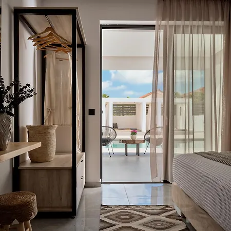 别墅 Nosel Villa, A Design Retreat With Iconic Pool, By Thinkvilla